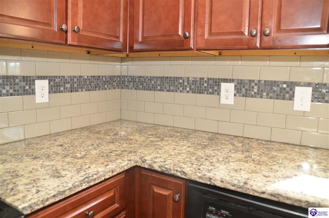 309 Merlot Court, Vine Grove, KY 40175