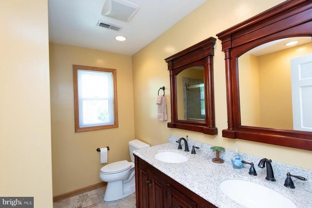 1661 TOWN POINT RD, Cambridge, MD 21613