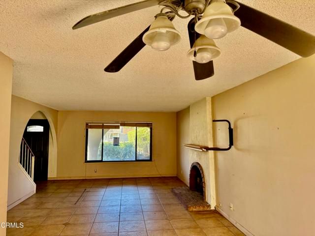 1524 Lyndhurst Avenue, Camarillo, CA 93010