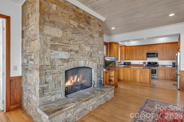 933 Thunder Ridge Lane 4 & 2, Lenoir, NC 28645