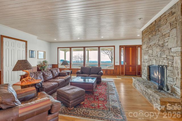 933 Thunder Ridge Lane 4 & 2, Lenoir, NC 28645