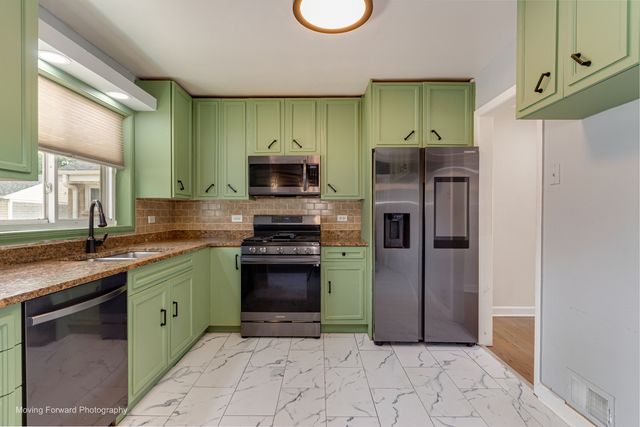 7841 N Odell Avenue, Niles, IL 60714