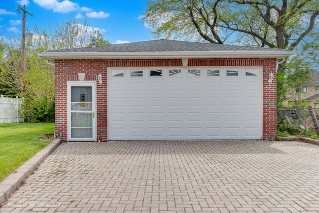 7841 N Odell Avenue, Niles, IL 60714