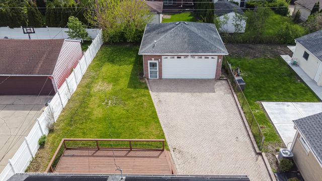 7841 N Odell Avenue, Niles, IL 60714