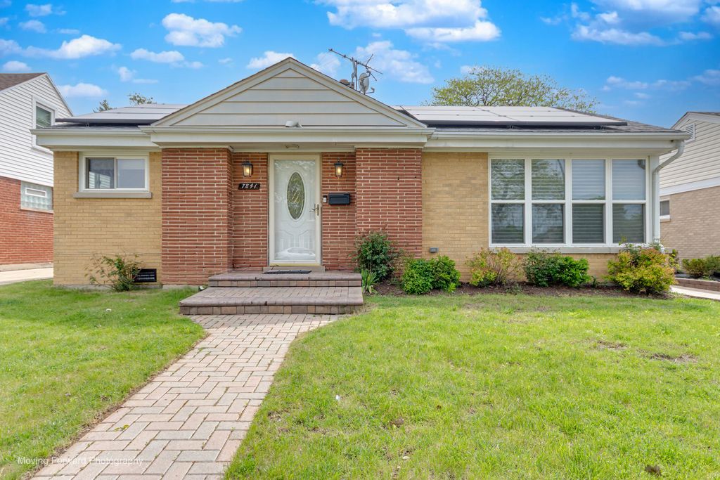 7841 N Odell Avenue, Niles, IL 60714