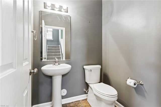 27 Hampshire Glen PW, Hampton, VA 23669