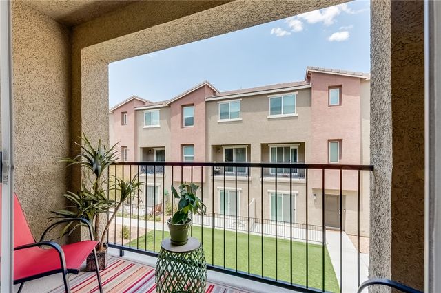 2842 Azure Breeze Lane 2, Las Vegas, NV 89183