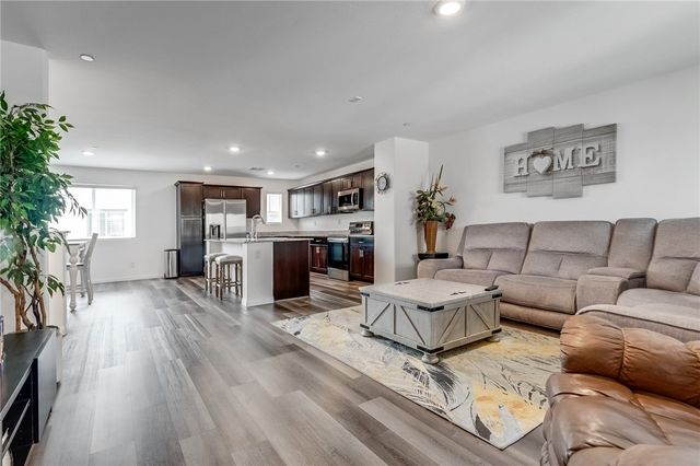 2842 Azure Breeze Lane 2, Las Vegas, NV 89183