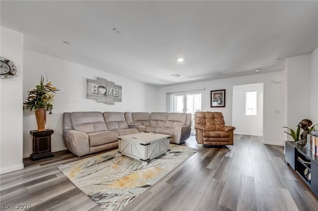 2842 Azure Breeze Lane 2, Las Vegas, NV 89183