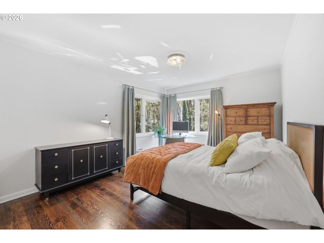 100 Nw PITTOCK Ave, Portland, OR 97210