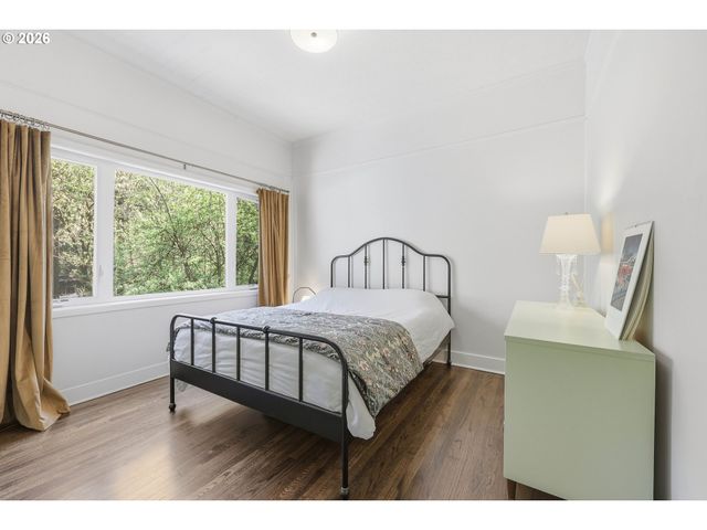 100 Nw PITTOCK Ave, Portland, OR 97210