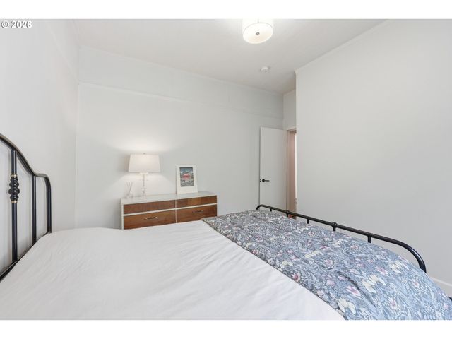 100 Nw PITTOCK Ave, Portland, OR 97210