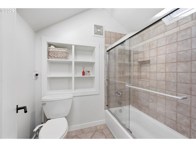 100 Nw PITTOCK Ave, Portland, OR 97210