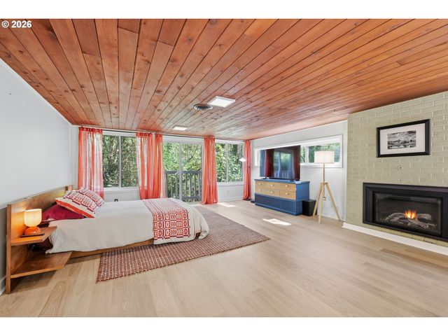 100 Nw PITTOCK Ave, Portland, OR 97210