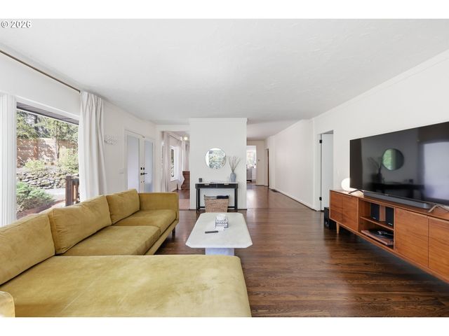 100 Nw PITTOCK Ave, Portland, OR 97210