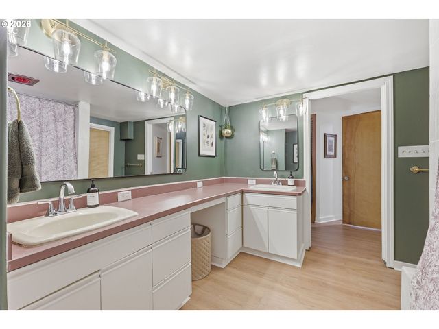 100 Nw PITTOCK Ave, Portland, OR 97210