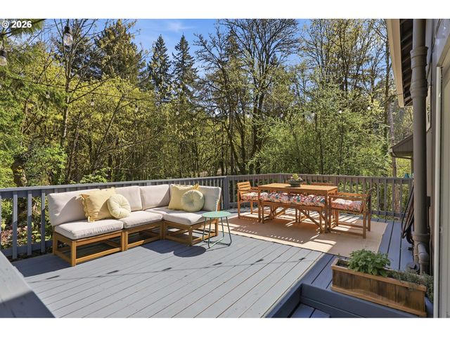 100 Nw PITTOCK Ave, Portland, OR 97210