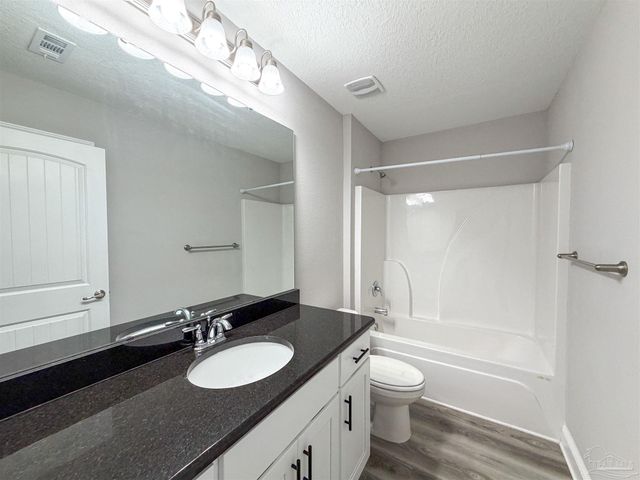 4578 Red Oak Dr, Milton, FL 32583