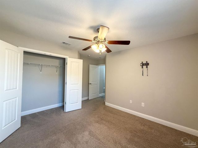 4578 Red Oak Dr, Milton, FL 32583