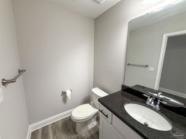 4578 Red Oak Dr, Milton, FL 32583