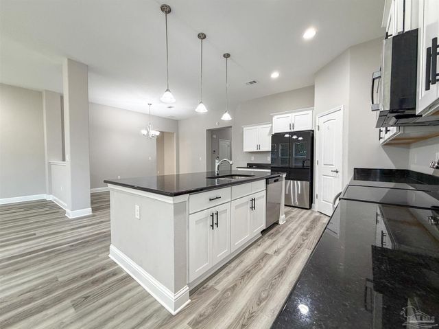 4578 Red Oak Dr, Milton, FL 32583