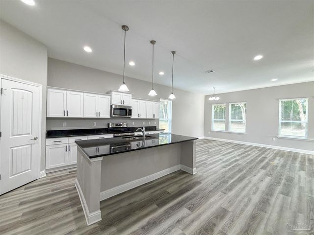 4578 Red Oak Dr, Milton, FL 32583