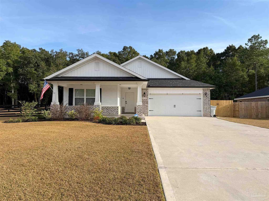 4578 Red Oak Dr, Milton, FL 32583