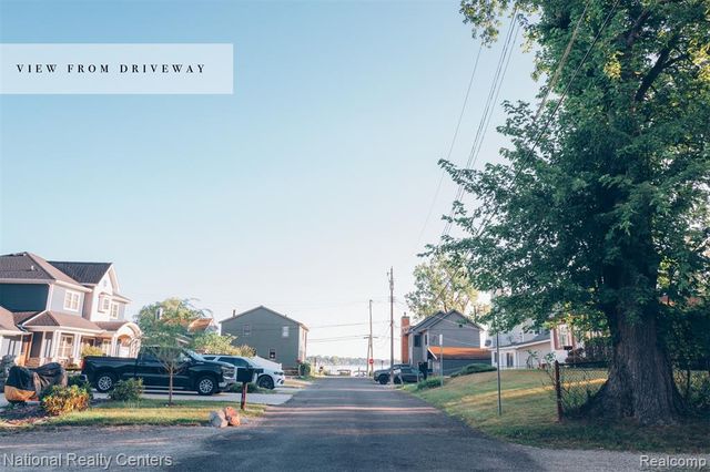 206 Bernstadt Street, Novi, MI 48377