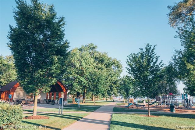 206 Bernstadt Street, Novi, MI 48377