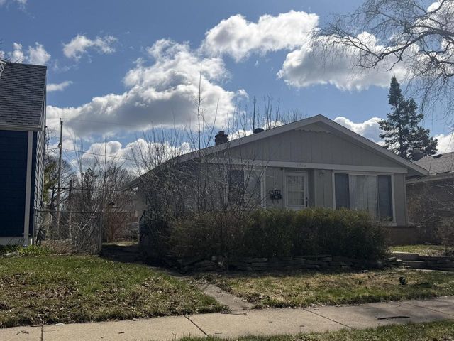 5718 N 80th STREET, Milwaukee, WI 53218