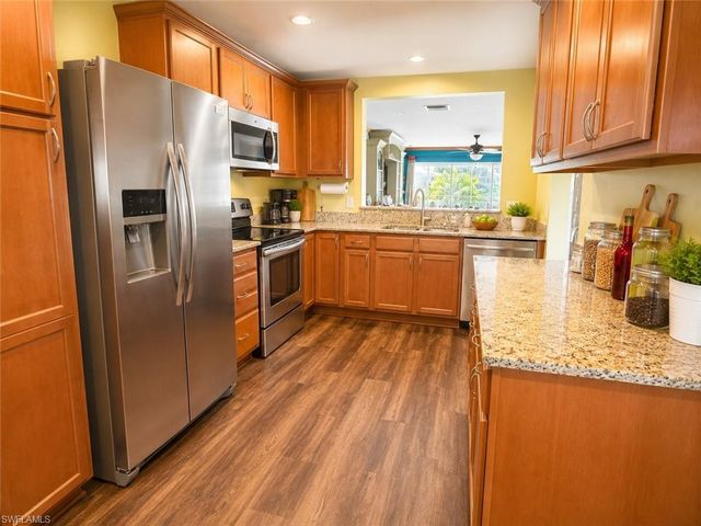 8693 Querce CT, Naples, FL 34114