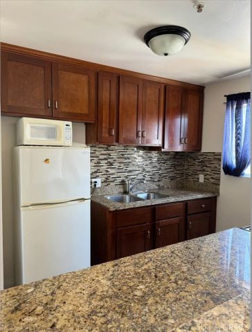 9014 Burnet 201, North Hills, CA 91343