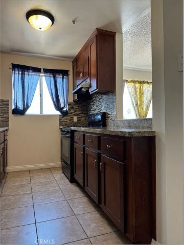 9014 Burnet 201, North Hills, CA 91343