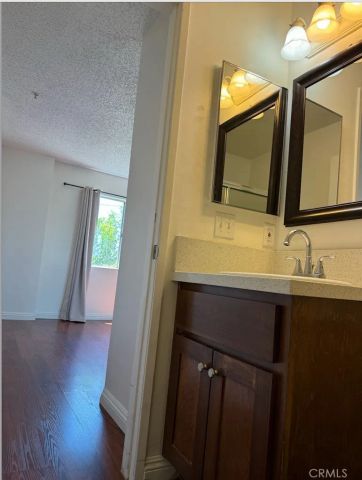 9014 Burnet 201, North Hills, CA 91343