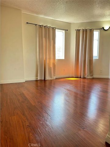 9014 Burnet 201, North Hills, CA 91343