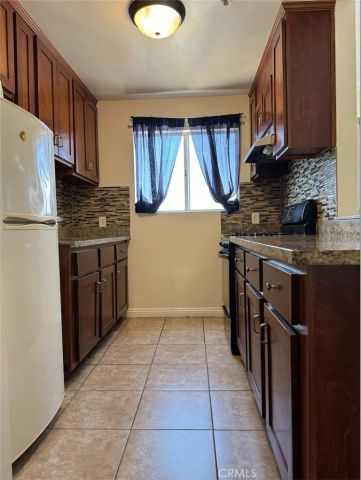 9014 Burnet 201, North Hills, CA 91343