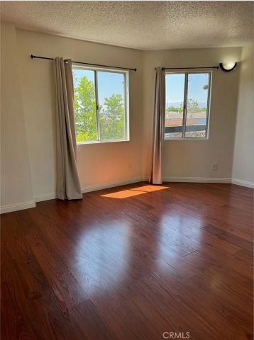 9014 Burnet 201, North Hills, CA 91343