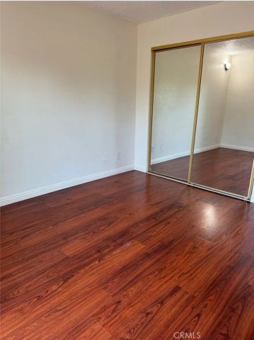 9014 Burnet 201, North Hills, CA 91343