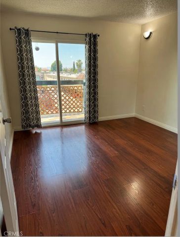 9014 Burnet 201, North Hills, CA 91343