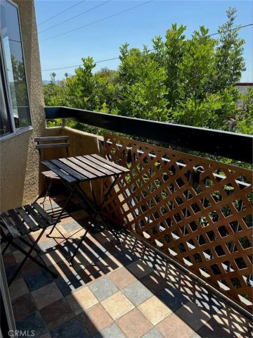 9014 Burnet 201, North Hills, CA 91343