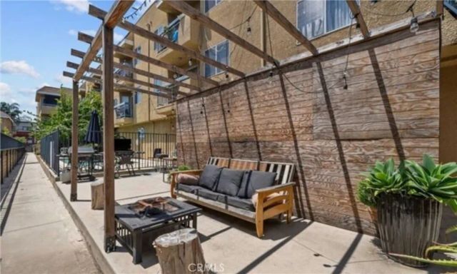 9014 Burnet 201, North Hills, CA 91343