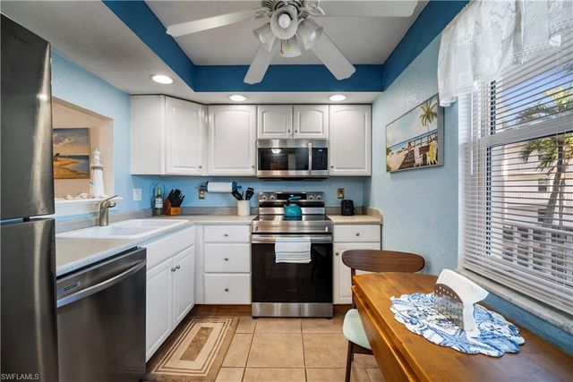 1700 Pine Valley DR 208, Fort Myers, FL 33907