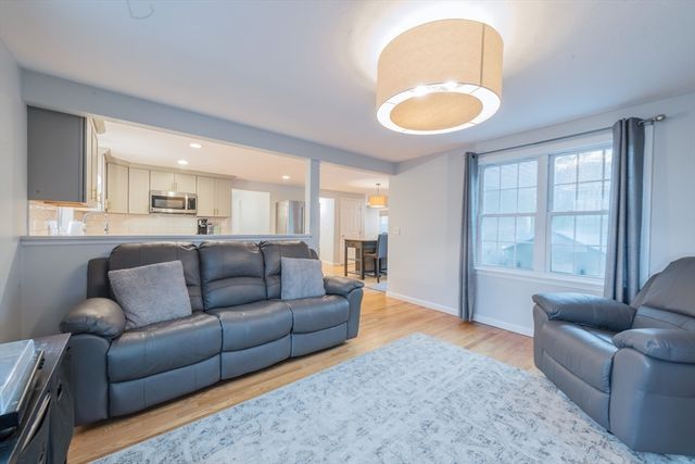 2 Pisces Lane, Plymouth, MA 02360
