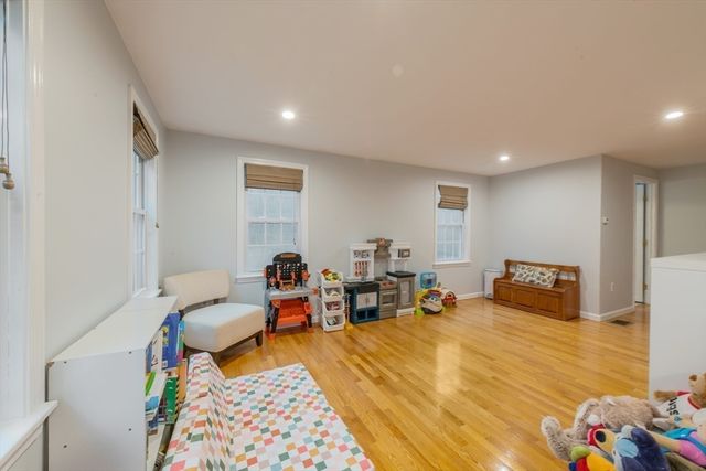 2 Pisces Lane, Plymouth, MA 02360
