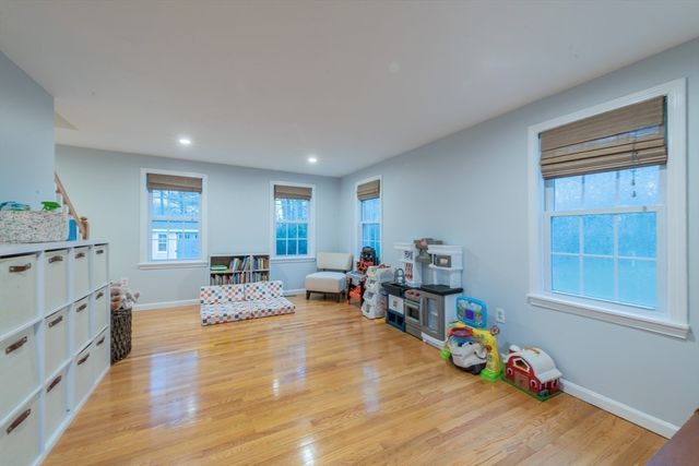 2 Pisces Lane, Plymouth, MA 02360