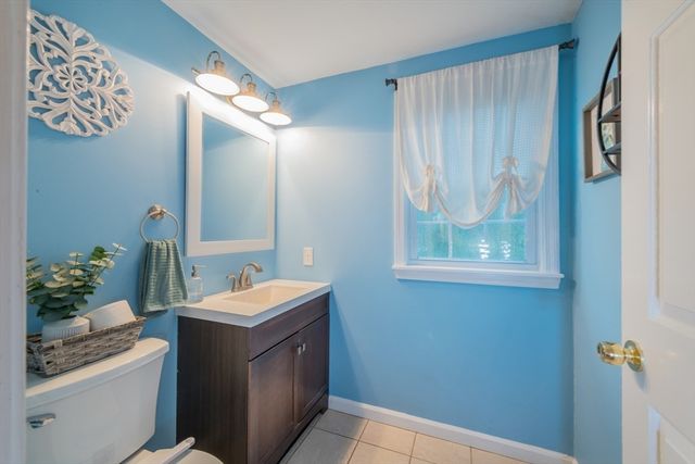 2 Pisces Lane, Plymouth, MA 02360