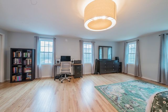 2 Pisces Lane, Plymouth, MA 02360
