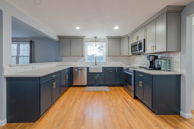 2 Pisces Lane, Plymouth, MA 02360
