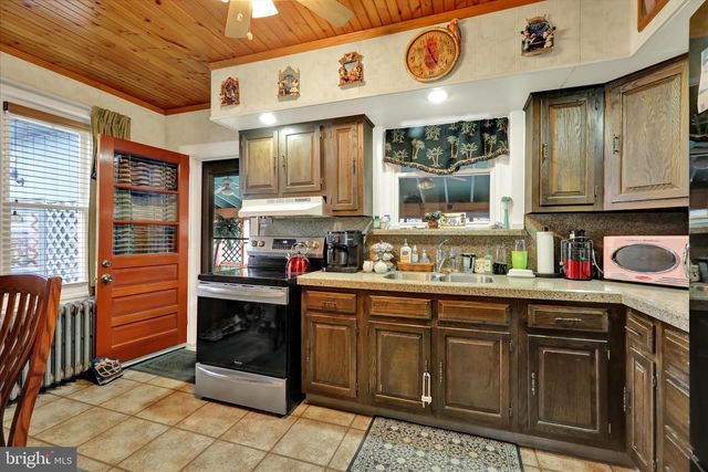 293 DIAMOND ST, Pottstown, PA 19464