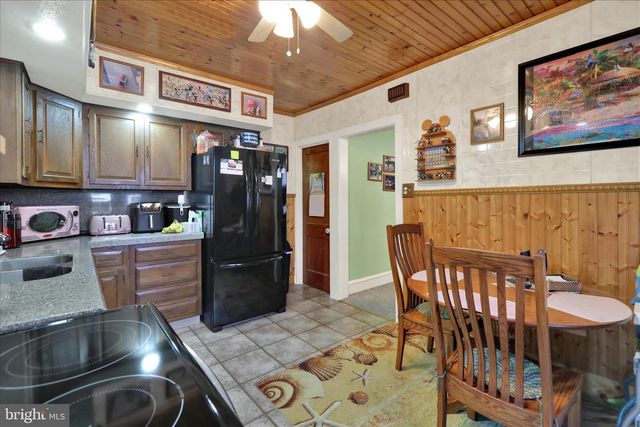 293 DIAMOND ST, Pottstown, PA 19464